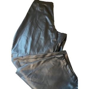 Vegan leather women’s pants size 4X. Black. NWT.‎ M25.